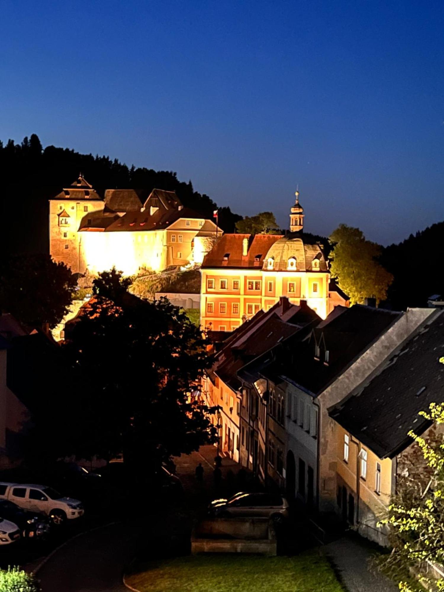 Na Nebi 187 Aparthotel Bečov nad Teplou Kültér fotó