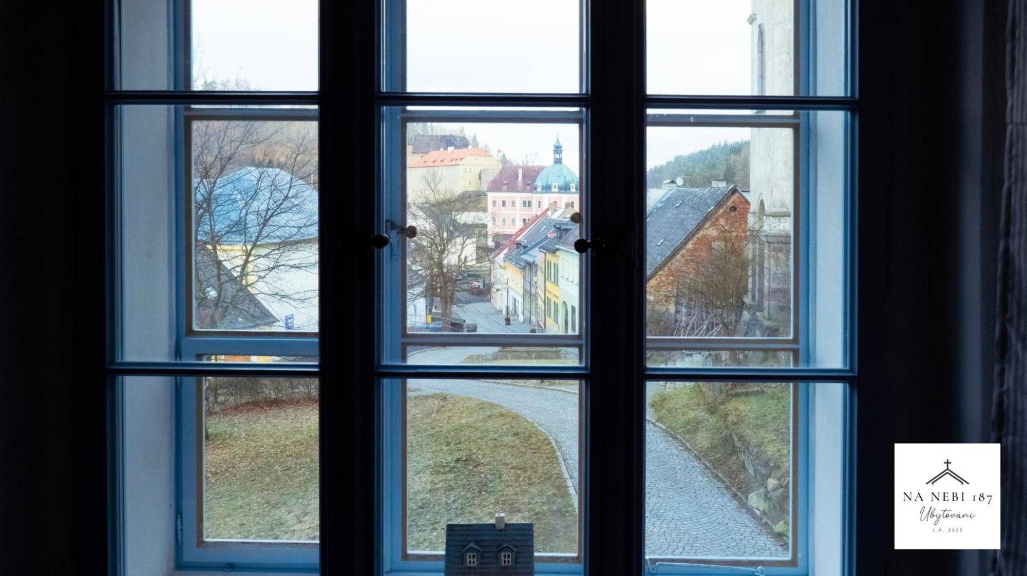 Na Nebi 187 Aparthotel Bečov nad Teplou Kültér fotó