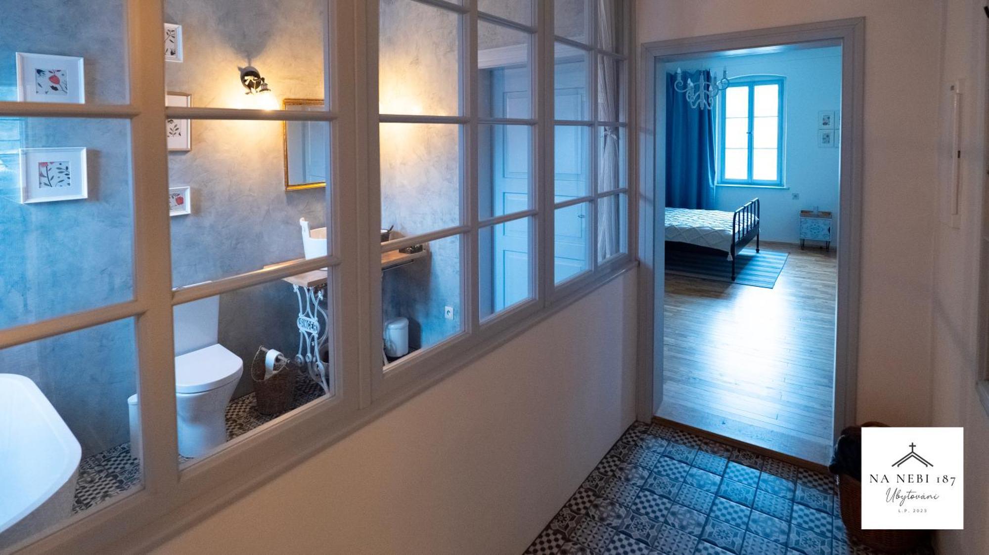 Na Nebi 187 Aparthotel Bečov nad Teplou Kültér fotó